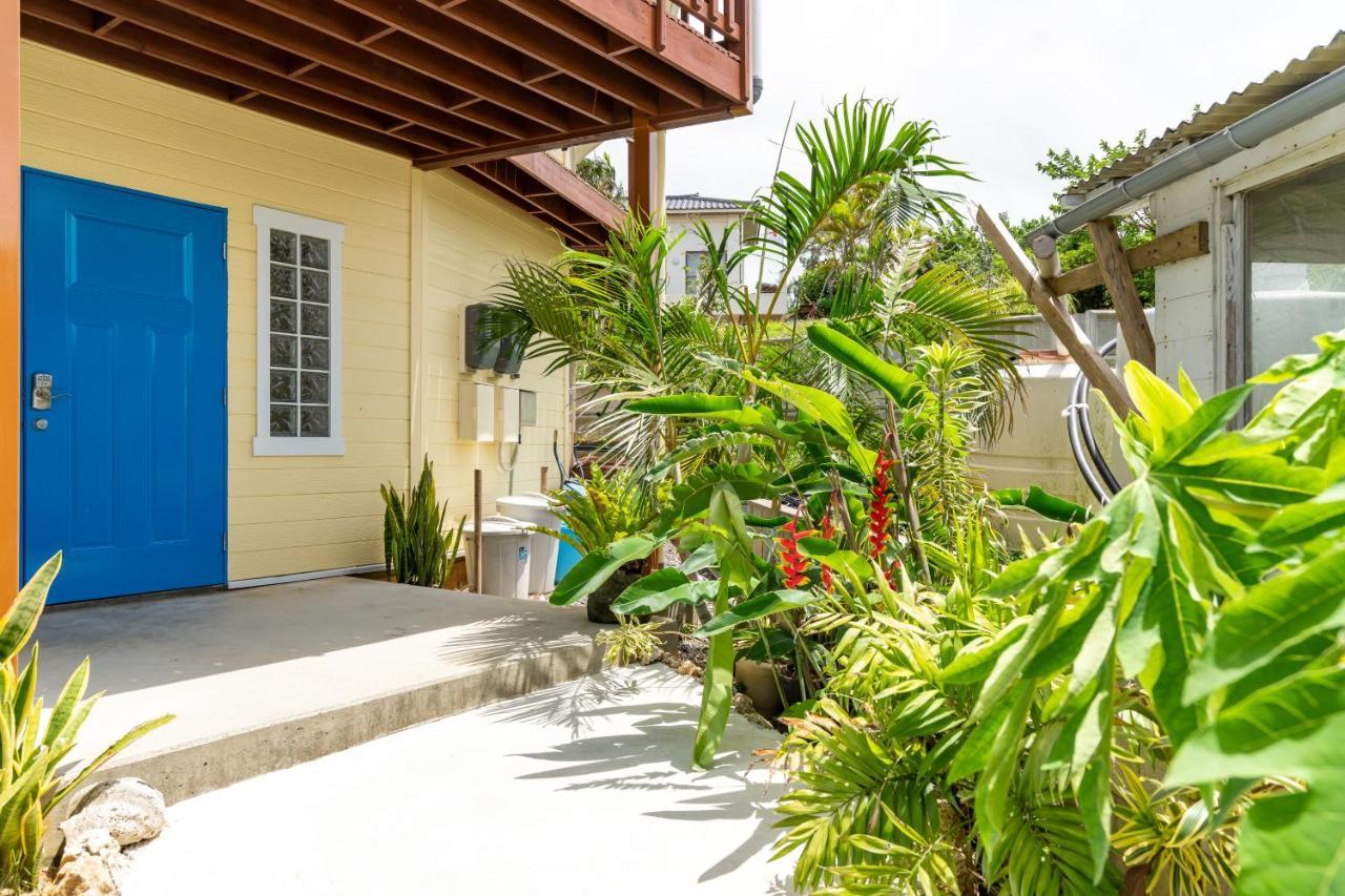 Island Breeze Appartement Onna Buitenkant foto