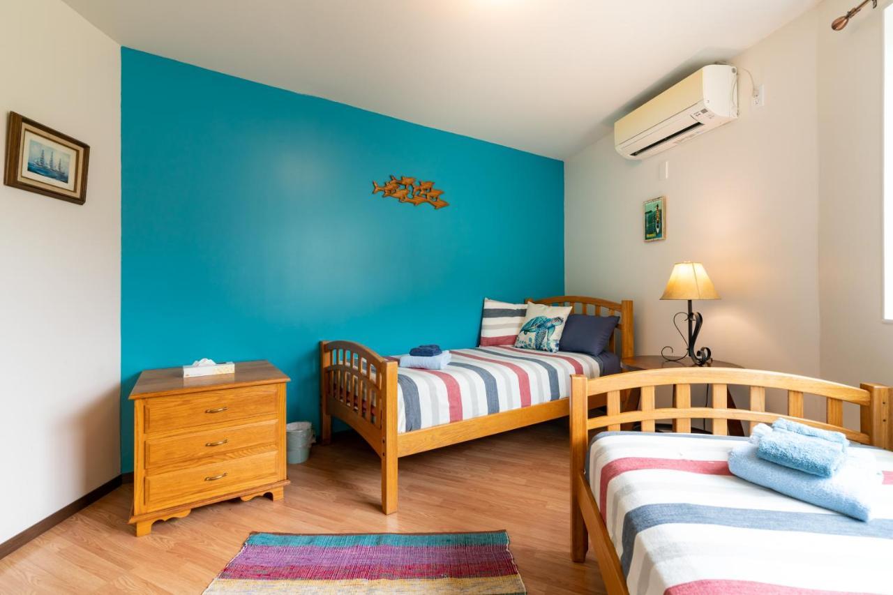 Island Breeze Appartement Onna Buitenkant foto