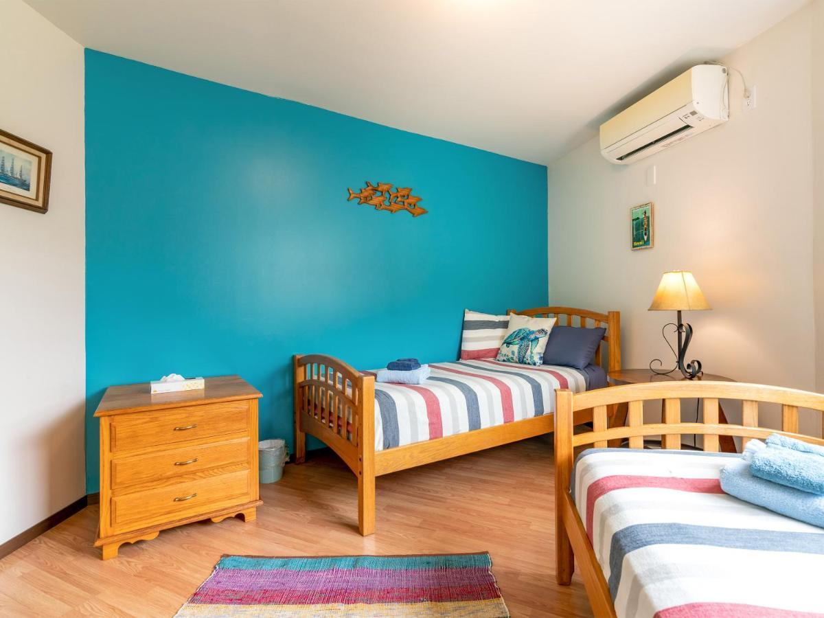 Island Breeze Appartement Onna Buitenkant foto
