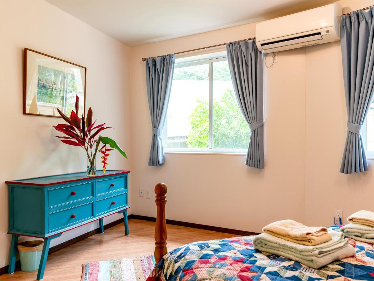 Island Breeze Appartement Onna Buitenkant foto